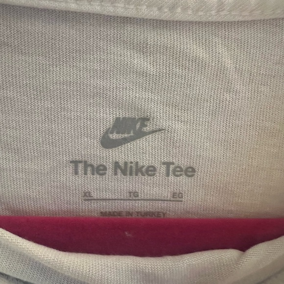 Nike White Graphic Boys T-Shirt - Picture 3 of 3
